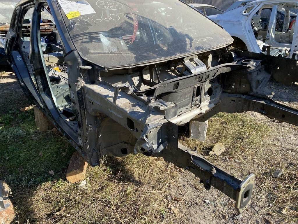 Четверть передняя правая Jeep Cherokee KL 14- черная,цвет PXR (02)