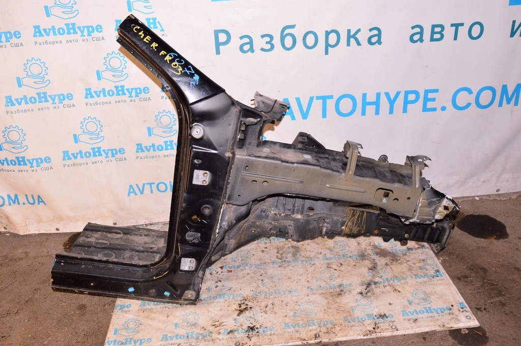 Четверть передняя правая Jeep Cherokee KL 14- черная,цвет PXR (03) без пистолета