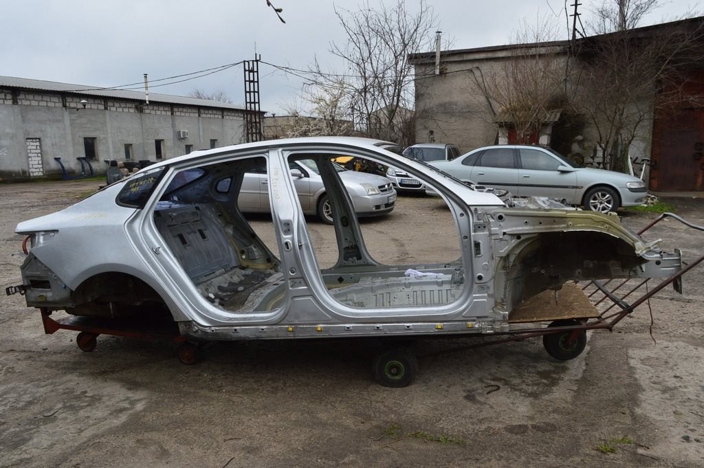 Четверть передняя правая Kia Optima 16- (03) cеребро