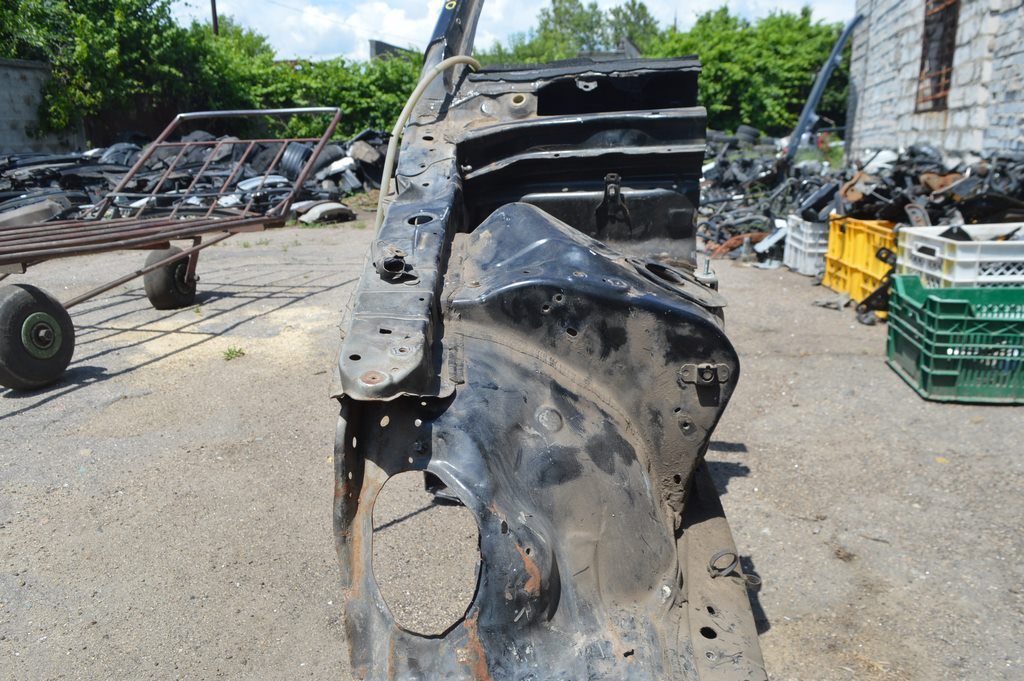 Четверть передняя правая Lexus GS300 GS350 GS430 06-11 awd (02) черная, примята, ржавчина — фото 2