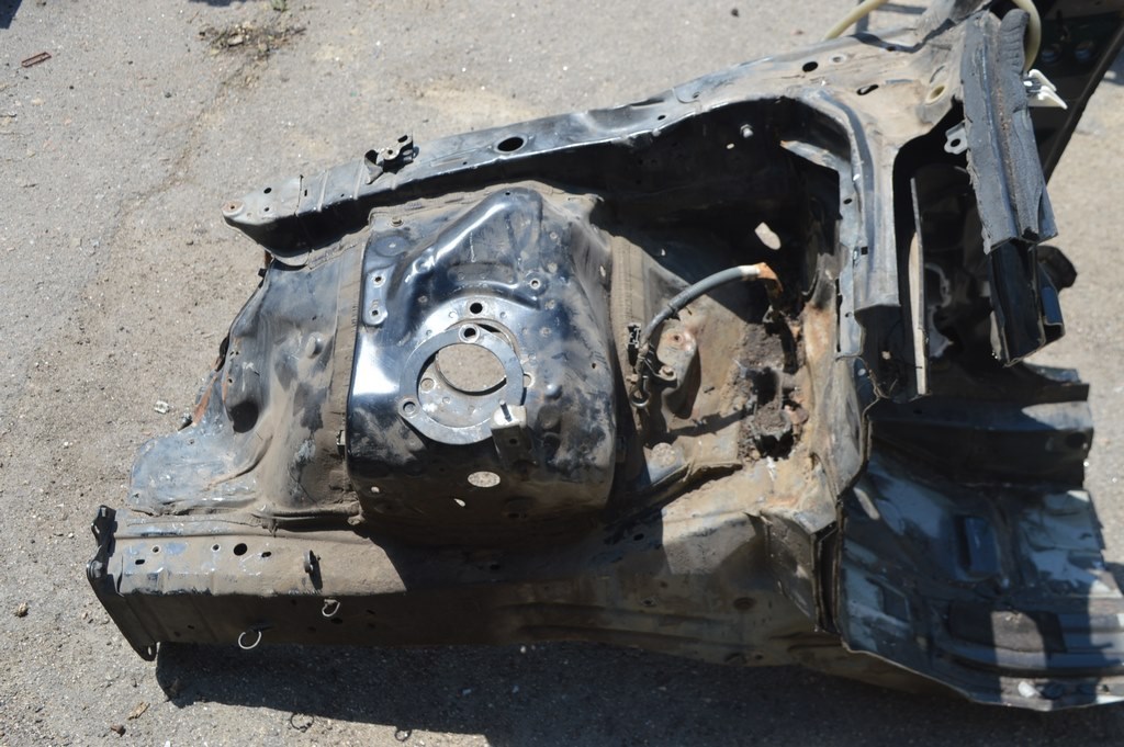 Четверть передняя правая Lexus GS300 GS350 GS430 06-11 awd (02) черная, примята, ржавчина — фото 3