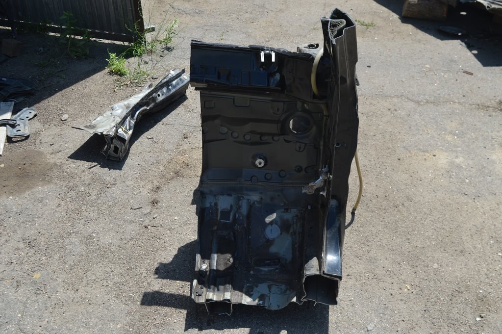 Четверть передняя правая Lexus GS300 GS350 GS430 06-11 awd (02) черная, примята, ржавчина — фото 4