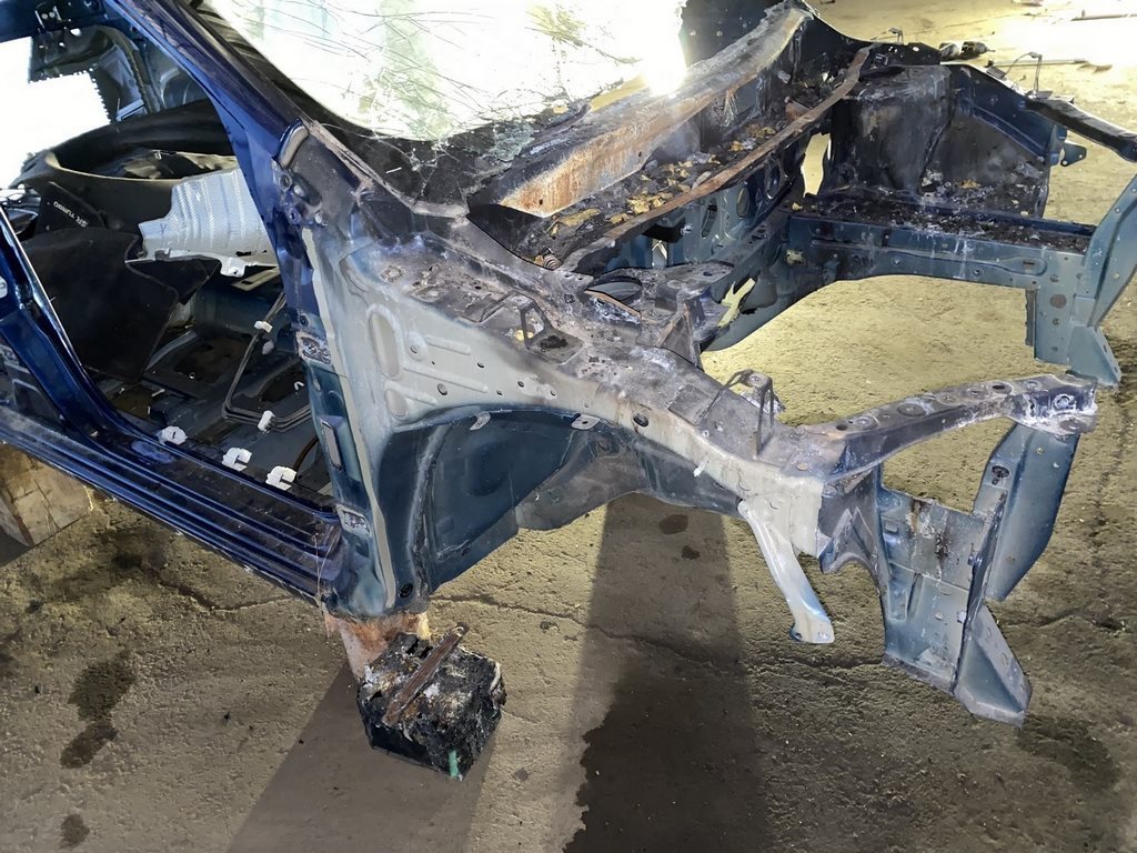 Четверть передняя правая Nissan Sentra 15-19 (01) синий,только лонжерон
