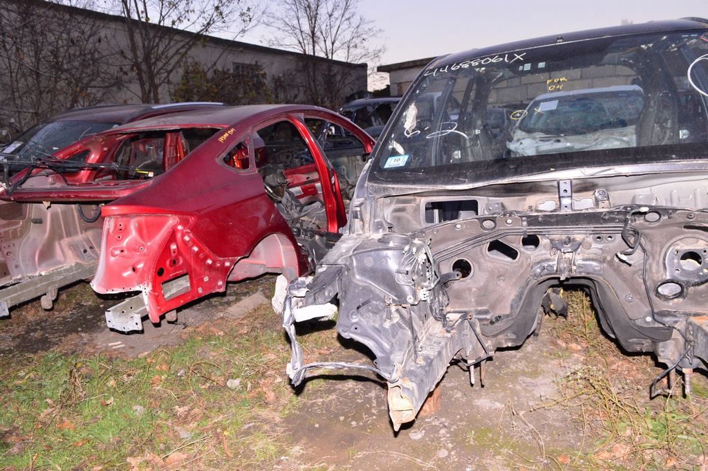 Четверть передняя правая Subaru Forester 14-18 SJ (03) черн.деф,ТОЛЬКО СТОЙКА,СТАКАН,ПИСТОЛЕТ — фото 2