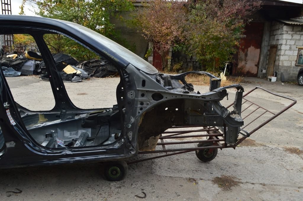 Четверть передняя правая Subaru Forester 19- SK (01) графит цвет 61K деф стойки,лонжерон целый