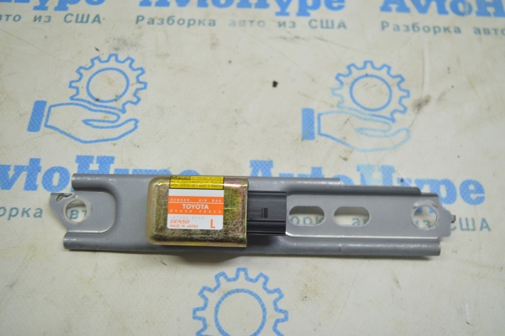 Датчик боковой подушки безопасности левый Lexus RX300 RX330 RX350 RX400h 04-09