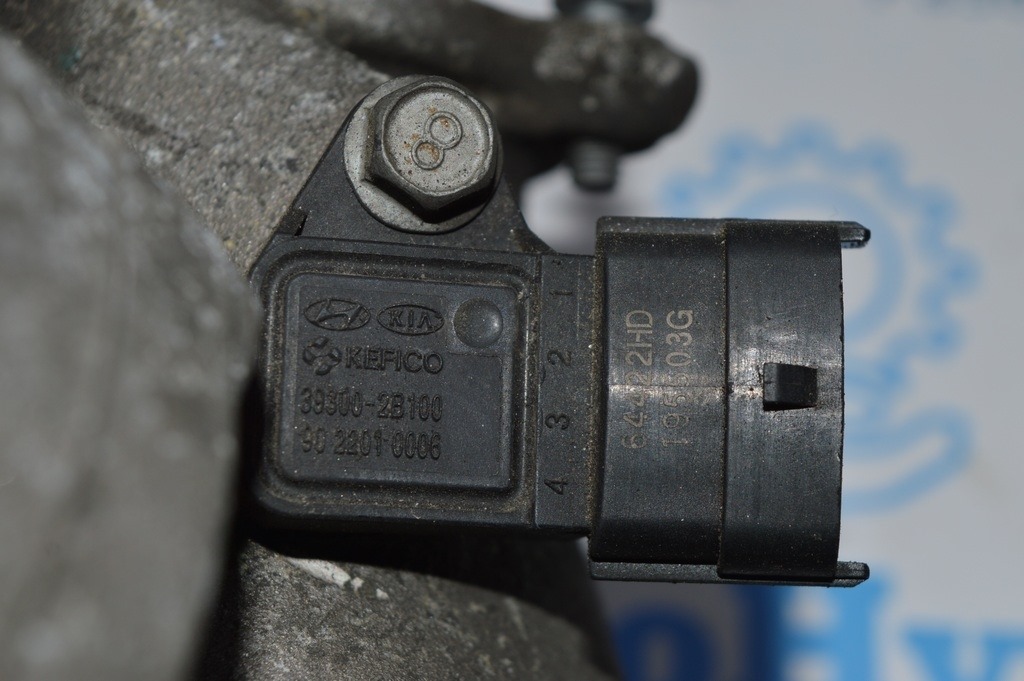 Датчик давления во впускном коллекторе Kia K5 16- 2.0 GAZ (03)