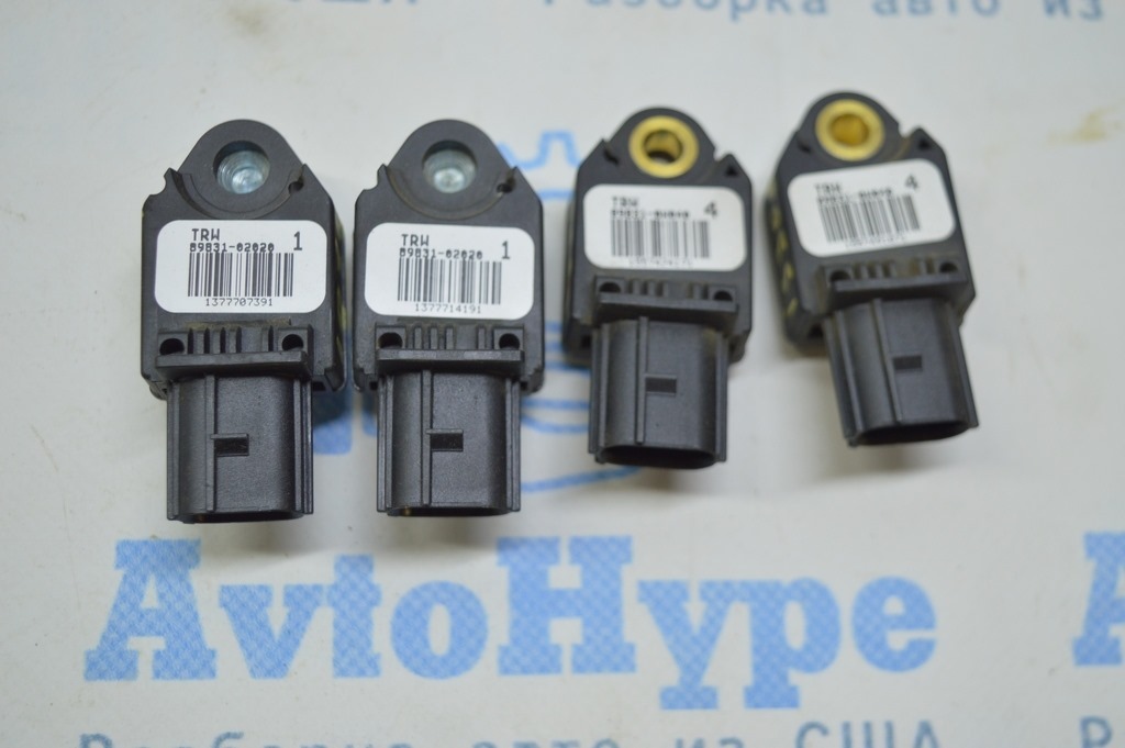 Датчик подушки безопасности дверь лев Lexus IS250/IS300/IS350 06-13
