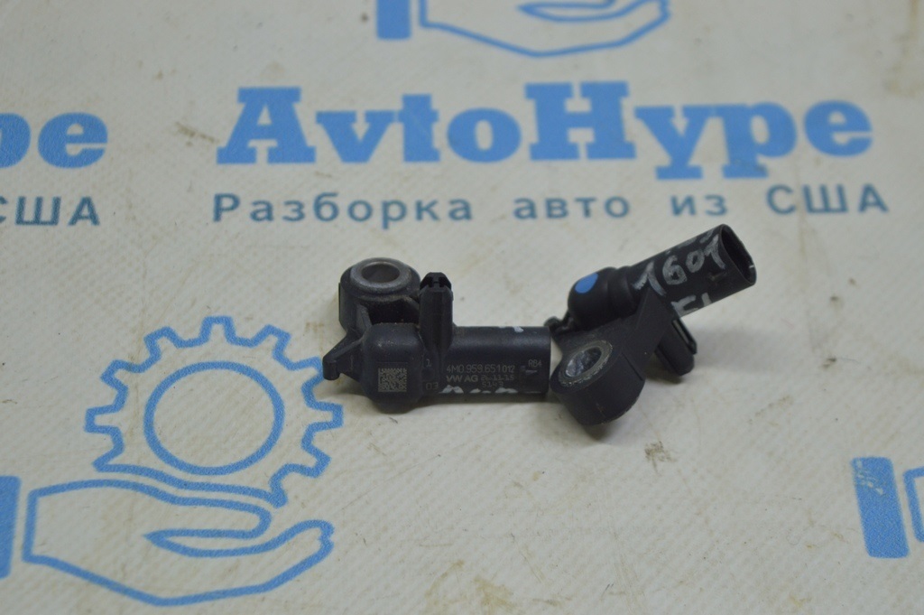 Датчик подушки безопасности передний левый Audi A4 B9 17- на телевизоре