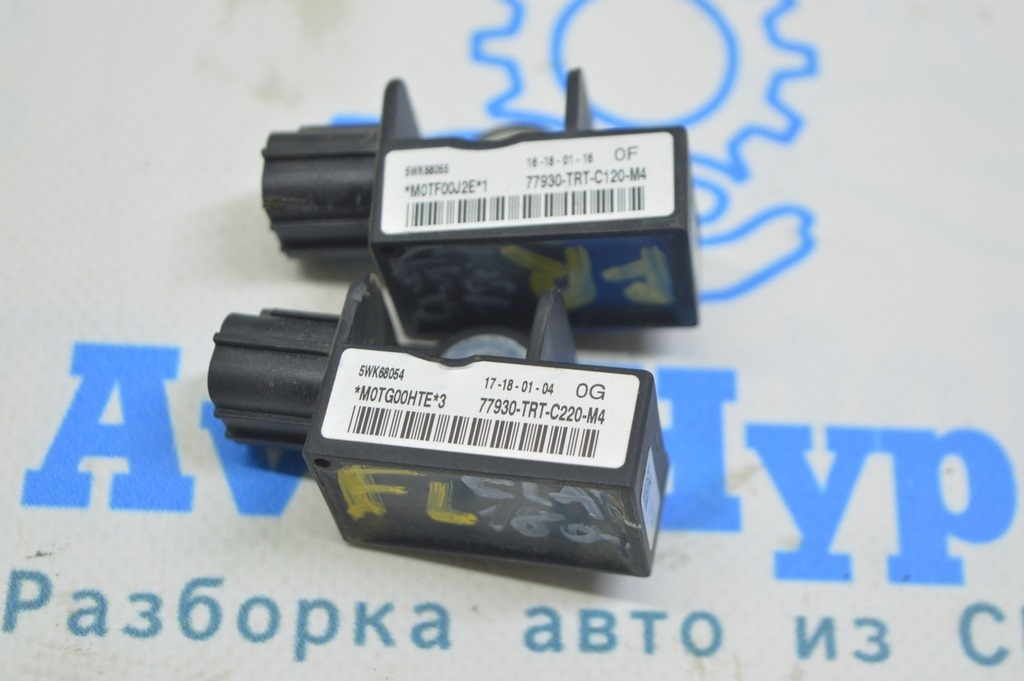 Датчик подушки безопасности передний правый Honda Clarity 18-21 usa 77930-TRT-C12 (01)