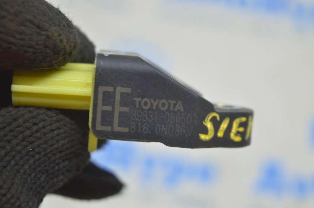 Датчик подушки безопасности задний лев Toyota Sienna 11-16 (01) Реал М — фото 3