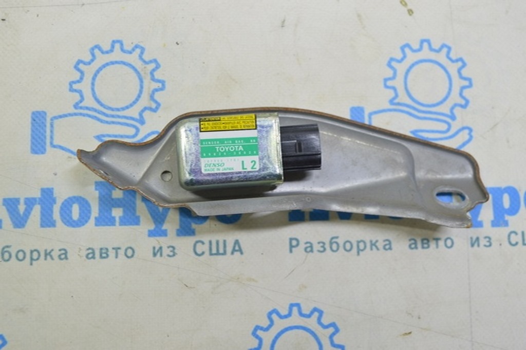Датчик подушки безопасности задний левый Lexus GS300 GS350 GS430 GS450h 06-11