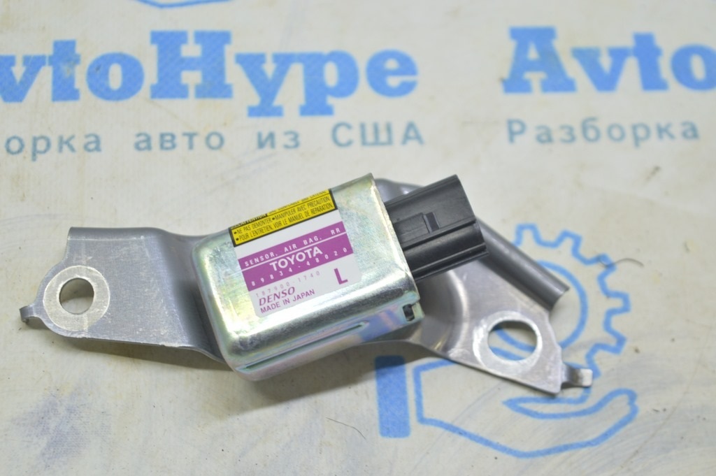 Датчик подушки безопасности задний левый Lexus RX300 RX330 RX350 RX400h 04-09