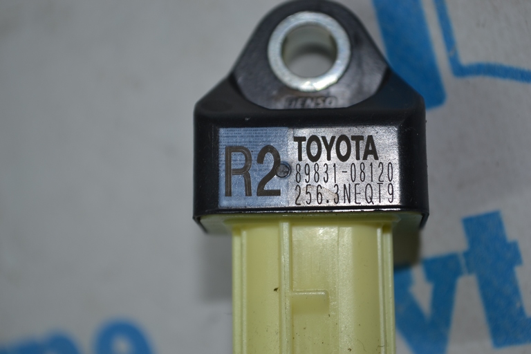 Датчик подушки безопасности задний левый Toyota Tundra 22- — фото 2
