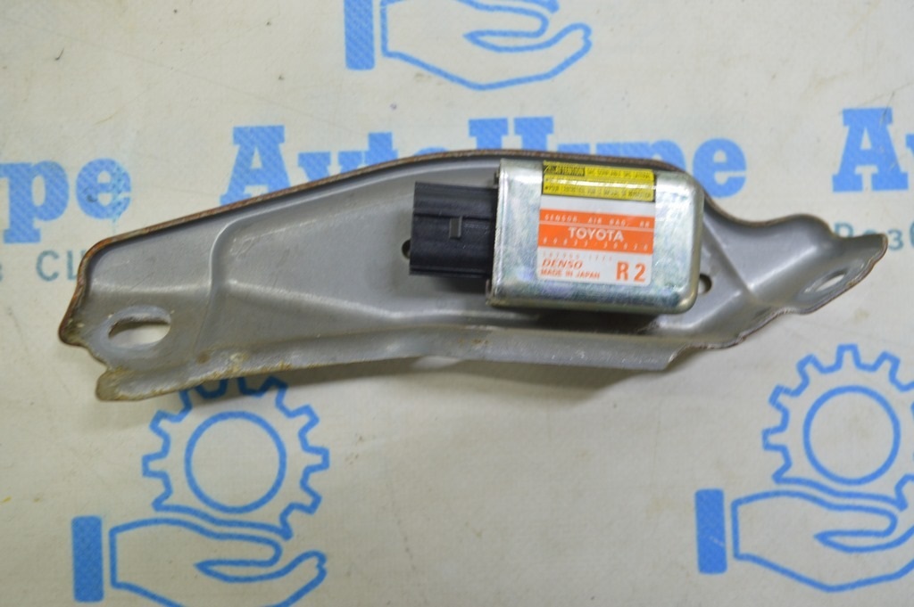 Датчик подушки безопасности задний правый Lexus GS300 GS350 GS430 GS450h 06-11