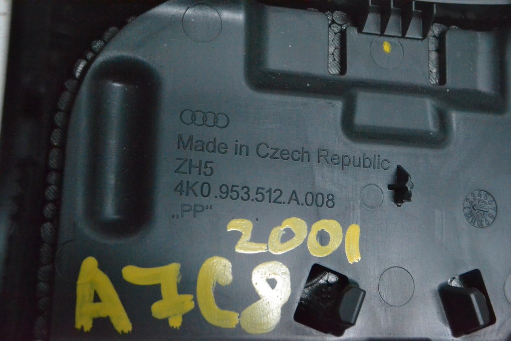 Накладка рулевой колонки с кнопкой Audi A7 C8 19-25 — фото 4