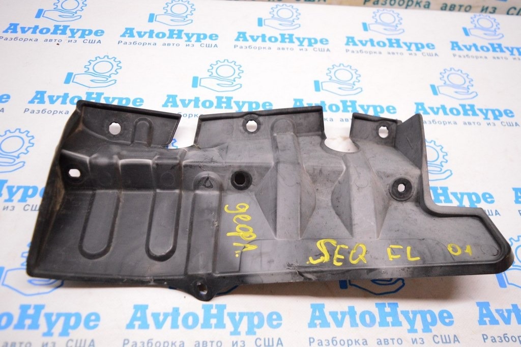 Дефлектор радиатора лев Toyota Sequoia 2008-2022 (01) небольшой деф.