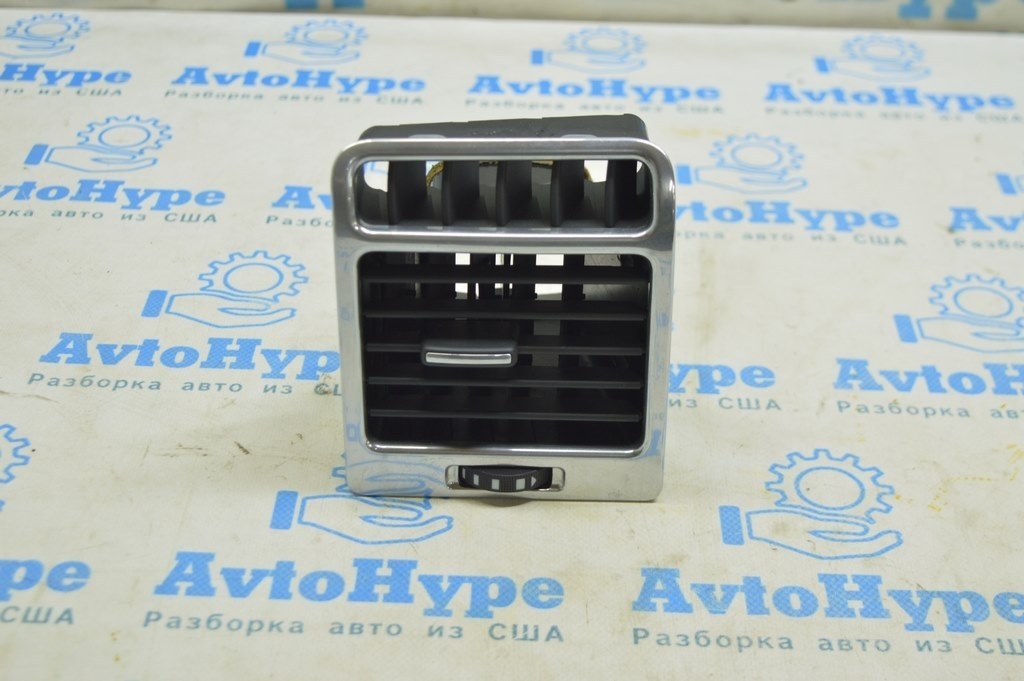 Дефлектор радиатора левый Range Rover VOG L322 02-12