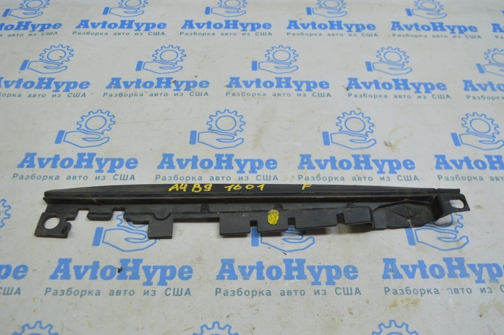 Дефлектор радиатора верх Audi A4 B9 17- 2.0T