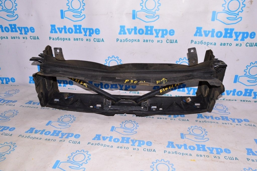 Дефлектор радиатора верх BMW 328i F30 12-19
