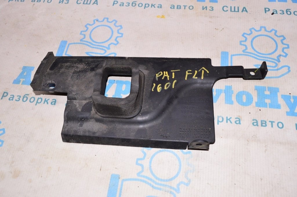 Дефлектор радиатора верх Nissan Pathfinder 13-