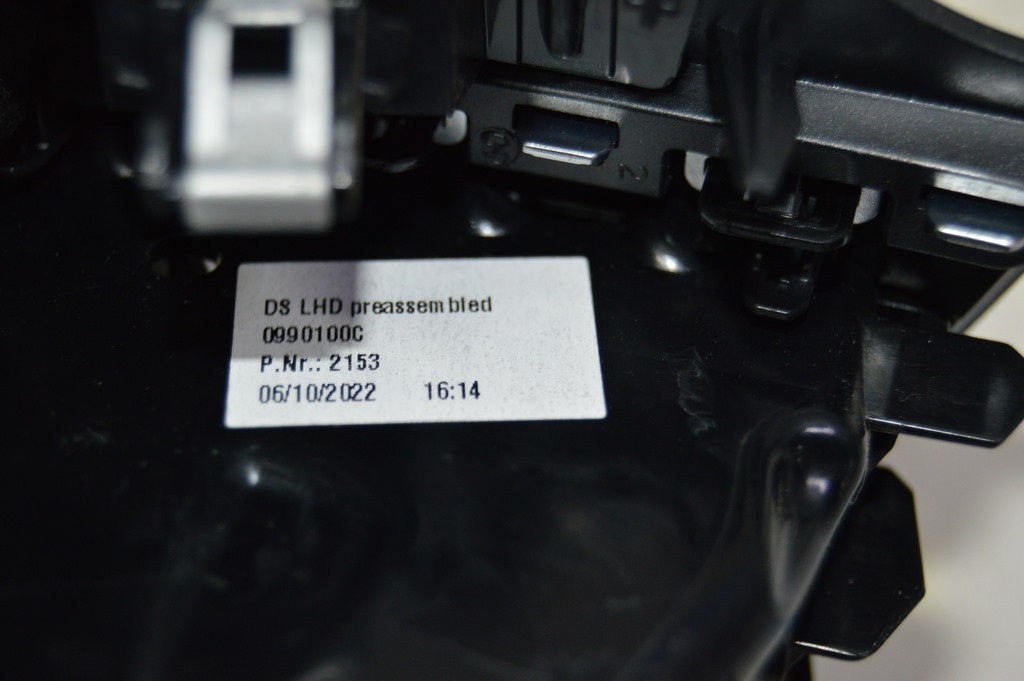 Дефлектор воздуховода с накладкой левый Audi Q5 80A 21-24 черный глянец с хром — фото 4