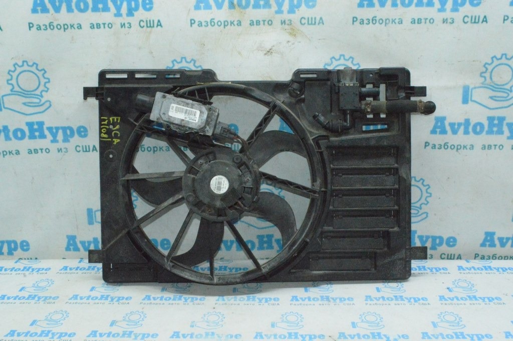 Диффузор кожух радиатора в сборе Ford Escape MK3 13- 1.6T 2.5 (08)