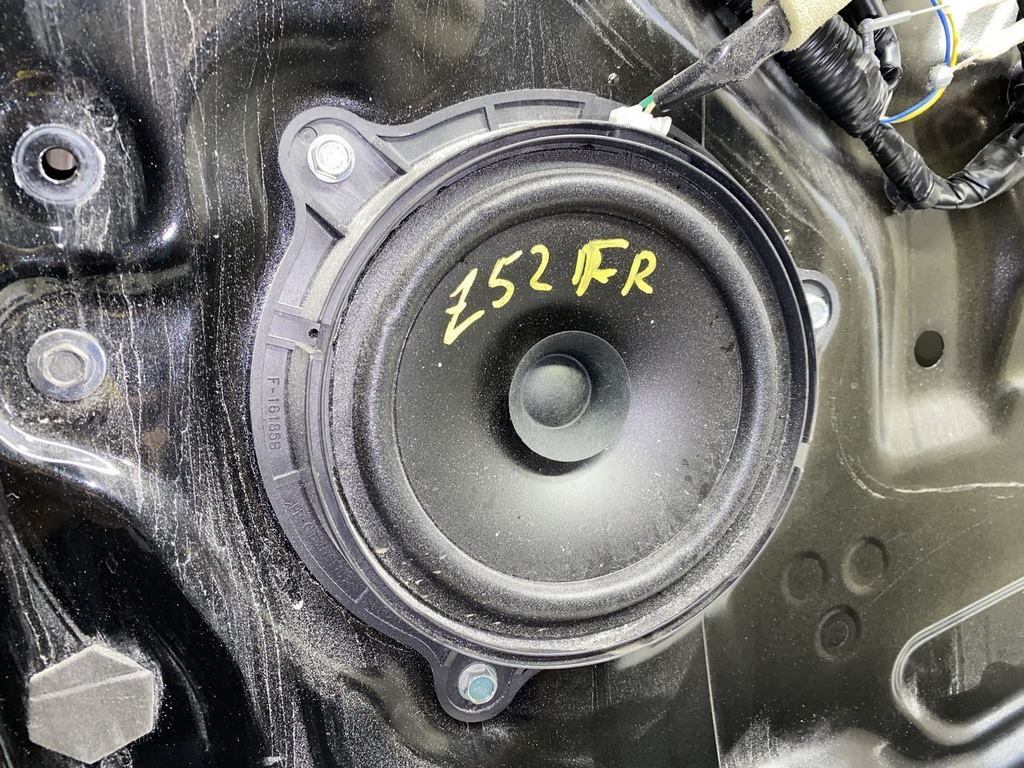 Динамик дверной перед прав Nissan Murano z52 15-