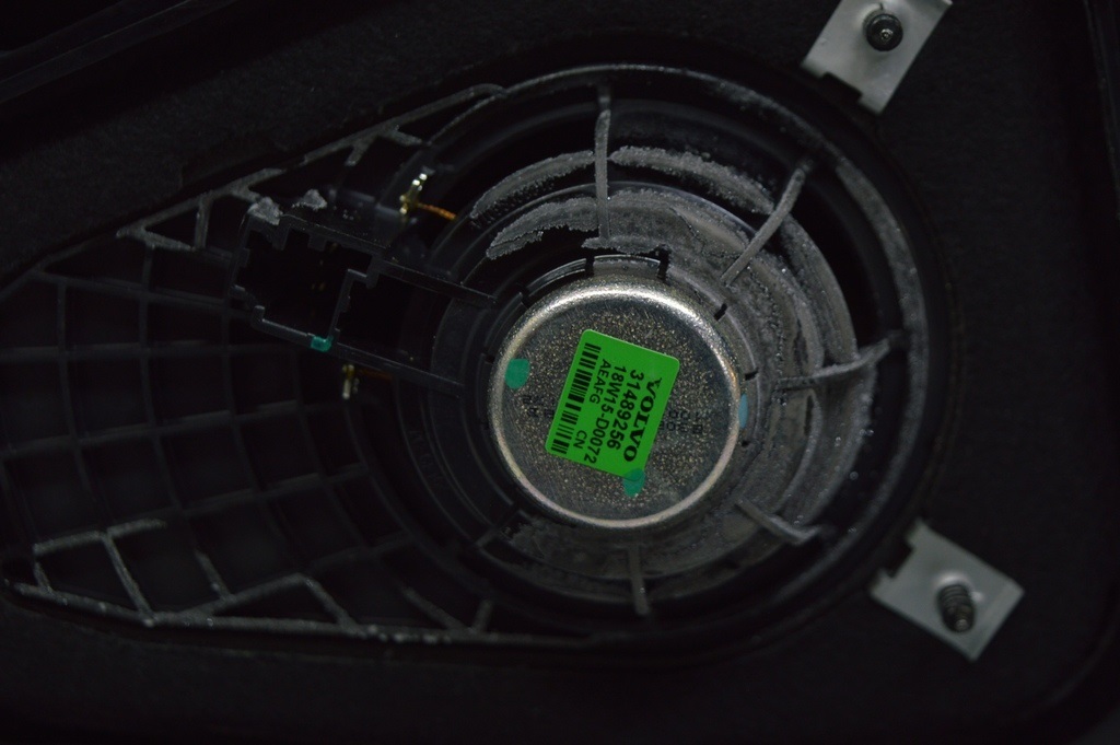 Динамик полки багажника правый Volvo S90 16- Harman Kardon (01) 31489256