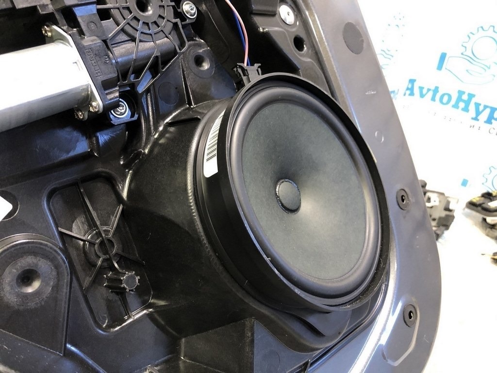 Динамик зад лев Infiniti QX30 17-
