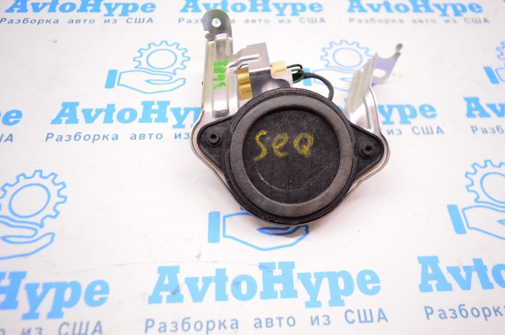 Динамик заднего крыла прав Toyota Sequoia 2008-2022