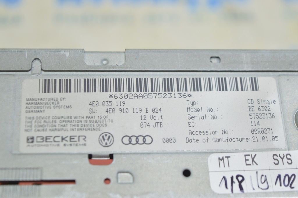 Дисковод CD CHANGER Audi A8 D3 03-09 — фото 2