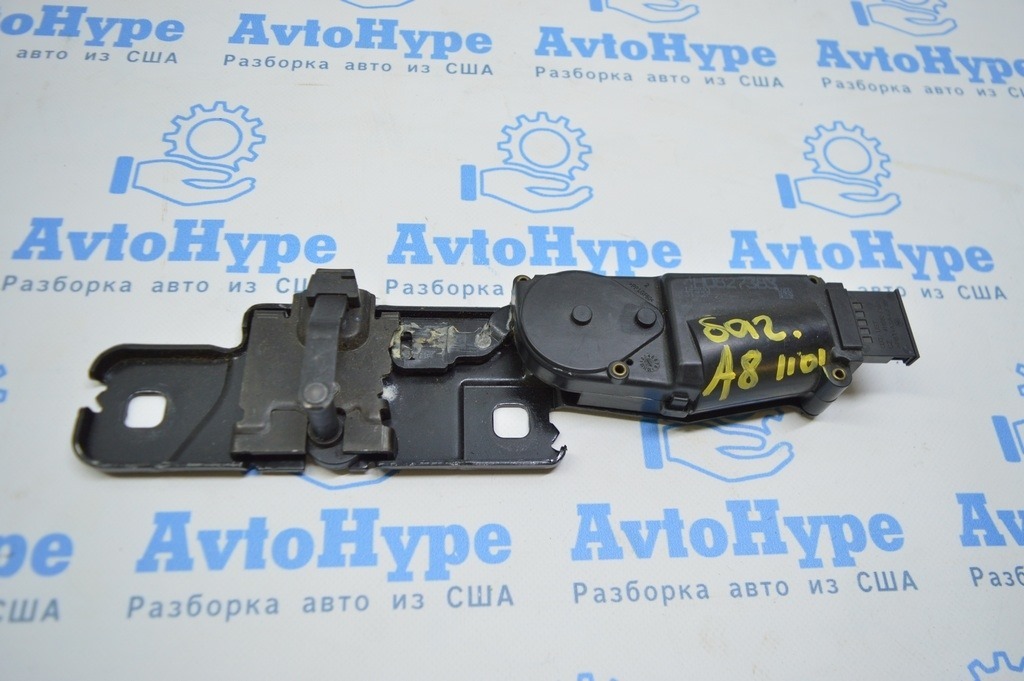 Доводчик замка крышки багажника Audi A8 D4 10-17 4H0827383A