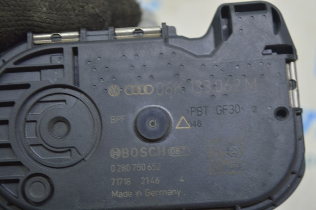 Дроссельная заслонка Audi A4 B9 17- 2.0T (02) — фото 3