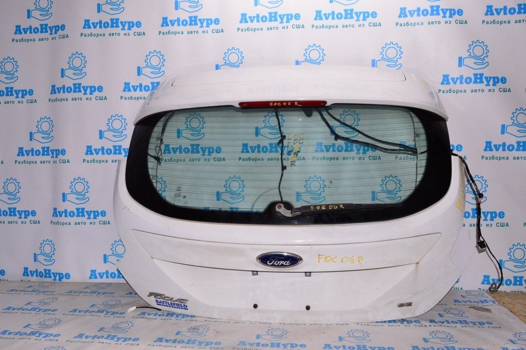 Дверь багажника голая Ford Focus mk3 11-14 дорест 5d (06) белый цвет YZ