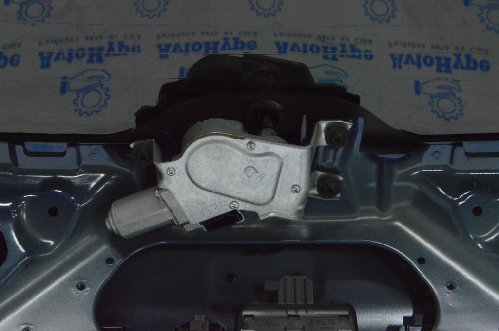 Дверь багажника голая со стеклом BMW X3 G01 18-21 (02) цвет phytonic-blau metallic — фото 3