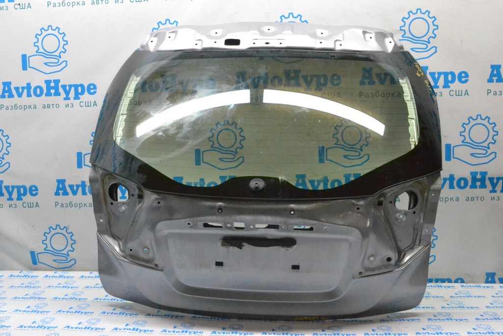 Дверь багажника голая Toyota C-HR 18-23 (01) небольшой дефект на внутренней кромке