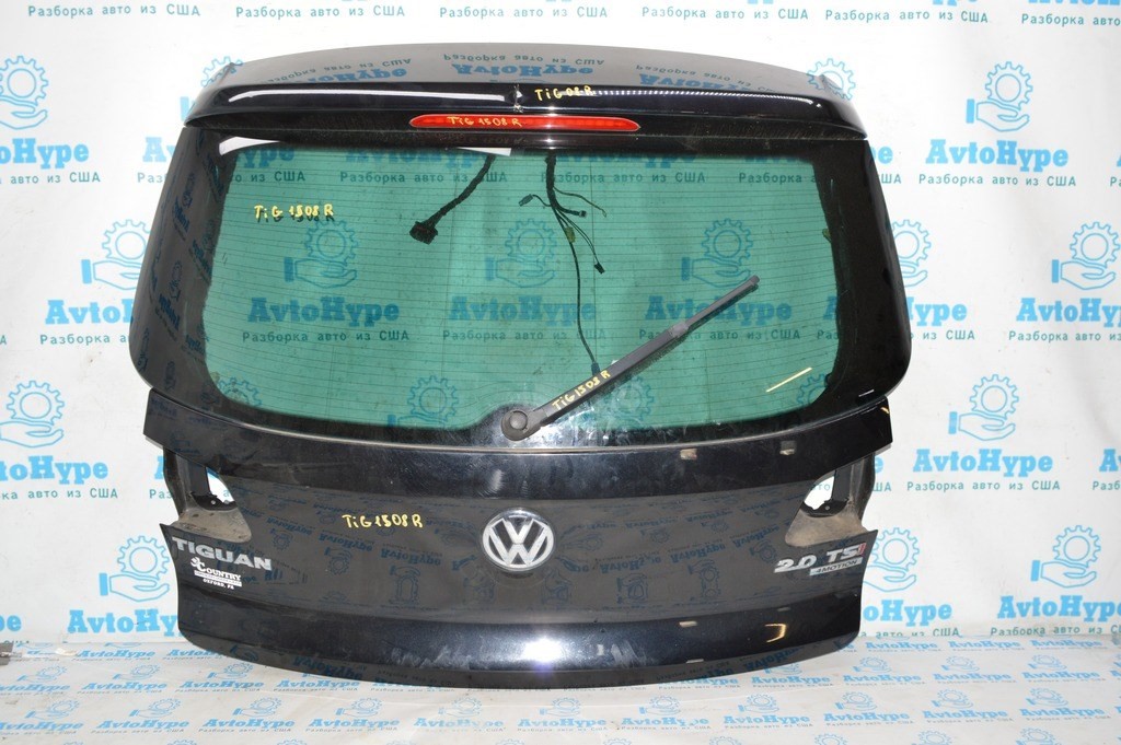 Дверь багажника голая VW Tiguan 09-17 (08) черный цвет царапина на спойлере