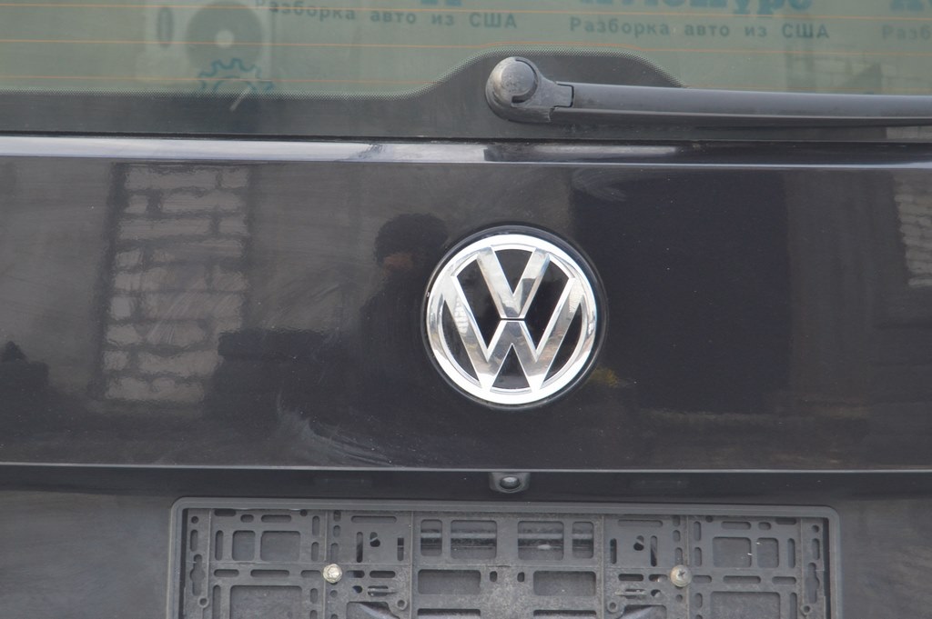 Дверь багажника в сборе VW Multivan T6 16-19 черная в цвет (01) крашена, шпакля, под камеру — фото 4