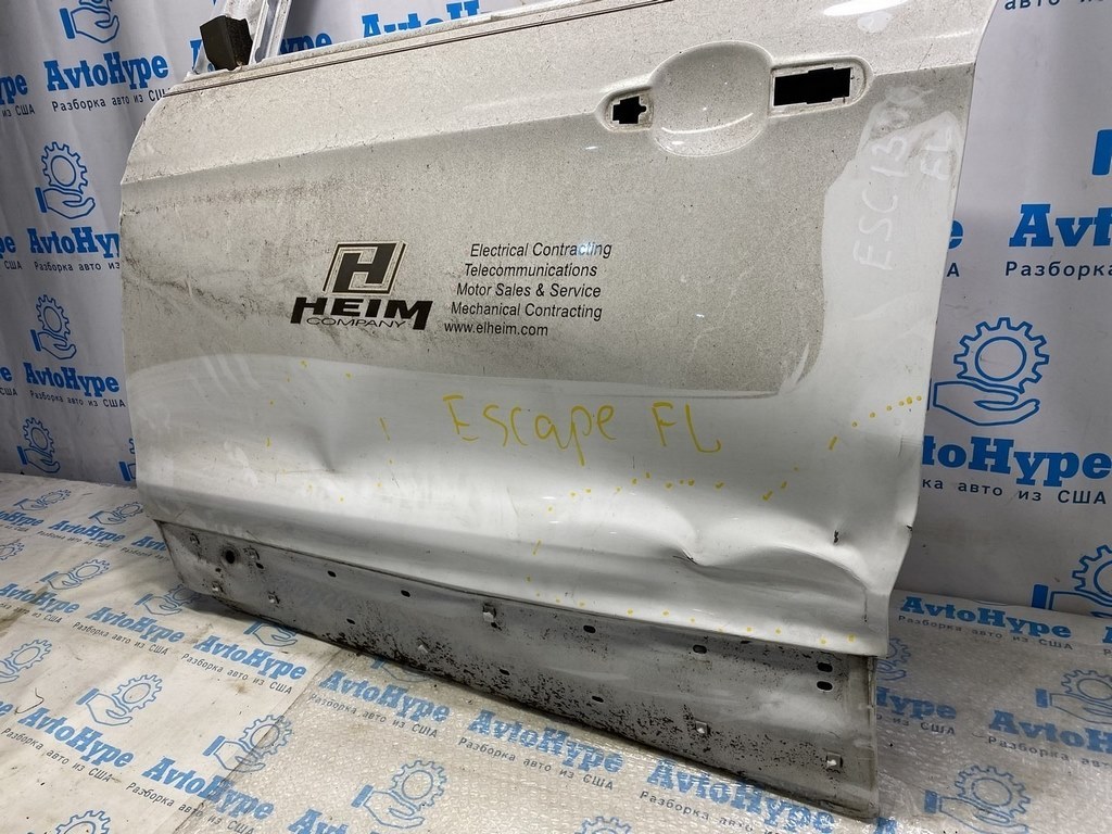Дверь голая перед лев Ford Escape MK3 13- белая ,цвет UZ(06) деф.под рихтовку внизу справа — фото 4