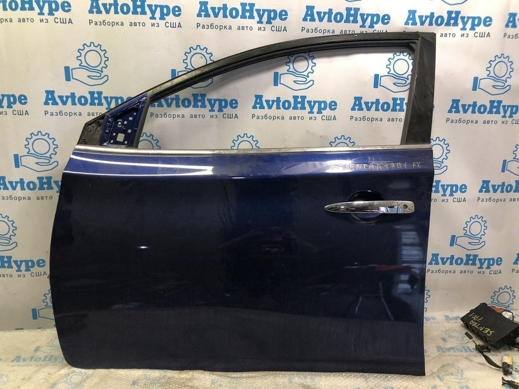 Дверь голая перед лев Nissan Sentra 15-19 (01) синяя цвет RAY