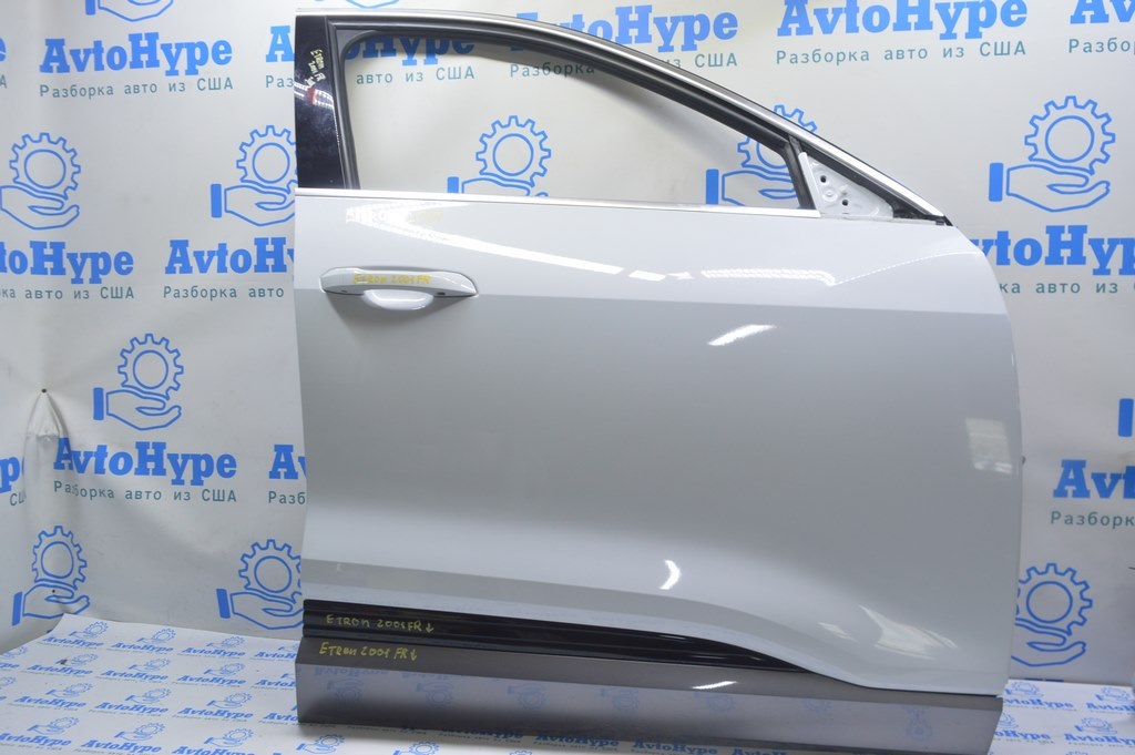 Дверь голая перед прав Audi E-Tron (Q8) GEN 18- (01) белая
