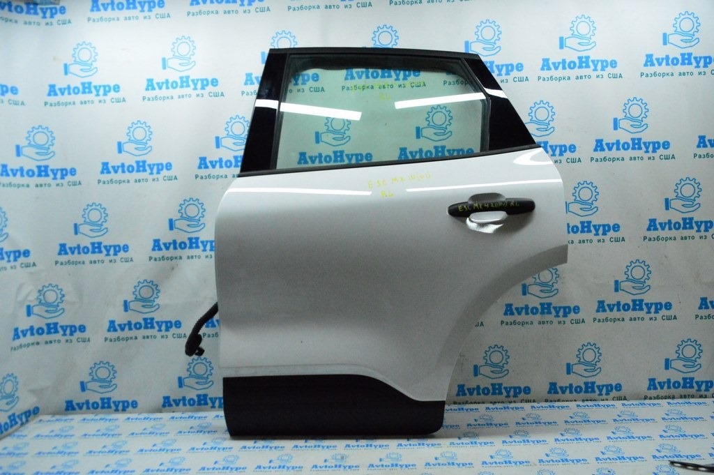 Дверь голая зад лев Ford Escape MK4 20- (01) белая