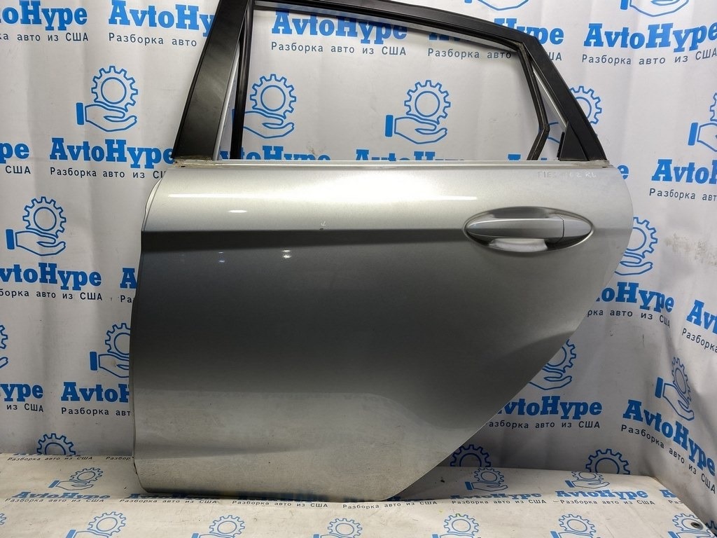 Дверь голая зад лев Ford Fiesta 11-19 4d цвет ux (02)