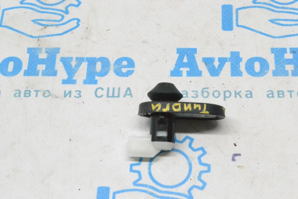 Концевик двери зад лев Toyota Tundra 22-
