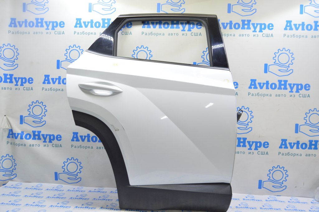 Дверь голая зад прав Hyundai Tucson 22- (01) белая, потёрта, тычка