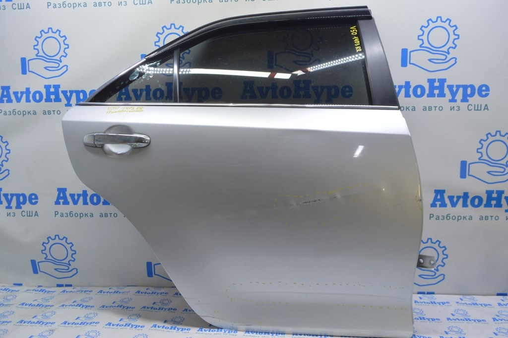 Дверь голая зад прав Toyota Camry v50 12-14 (03) серебро, вмятины, шпакля