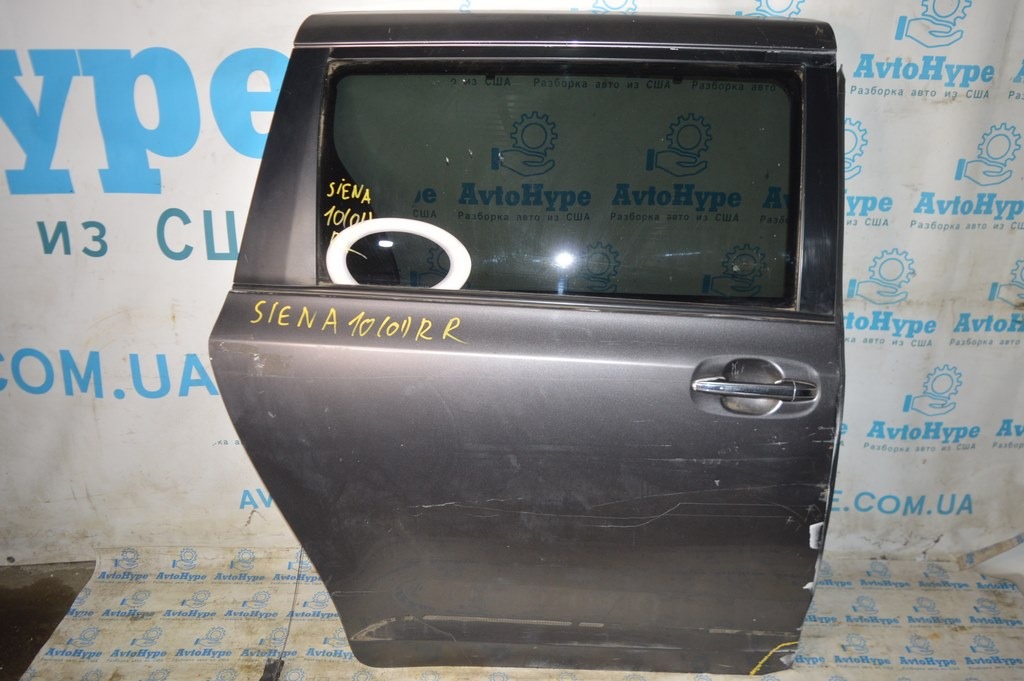 Дверь голая зад прав Toyota Sienna 11-20 (01) графит, замята