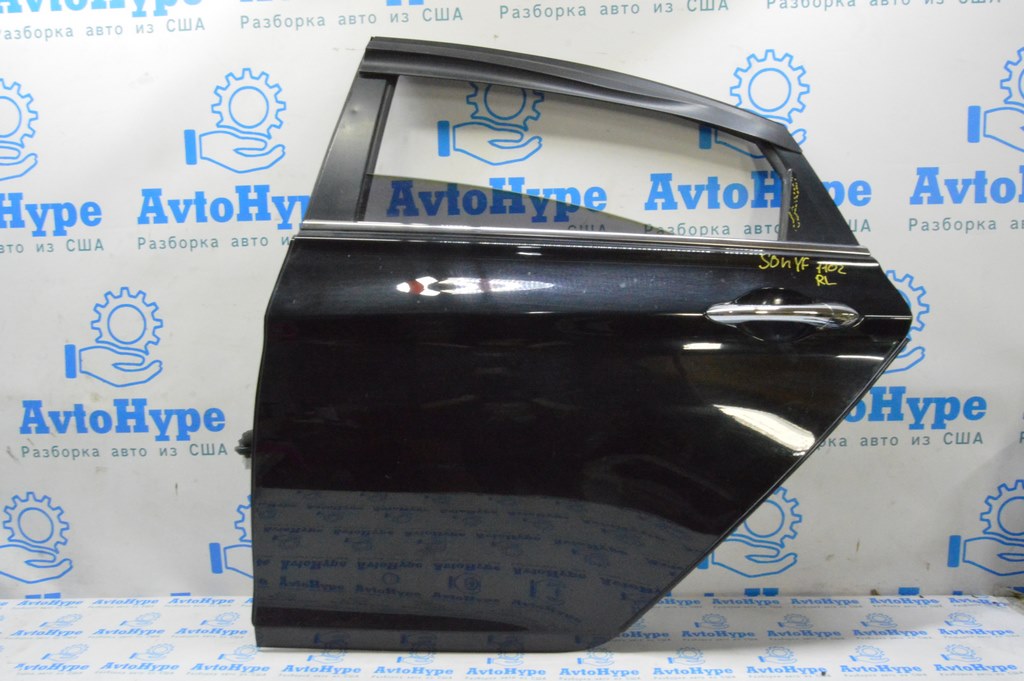 Дверь в сборе задняя левая Hyundai Sonata 11-15 (02) черная, дефект накладок