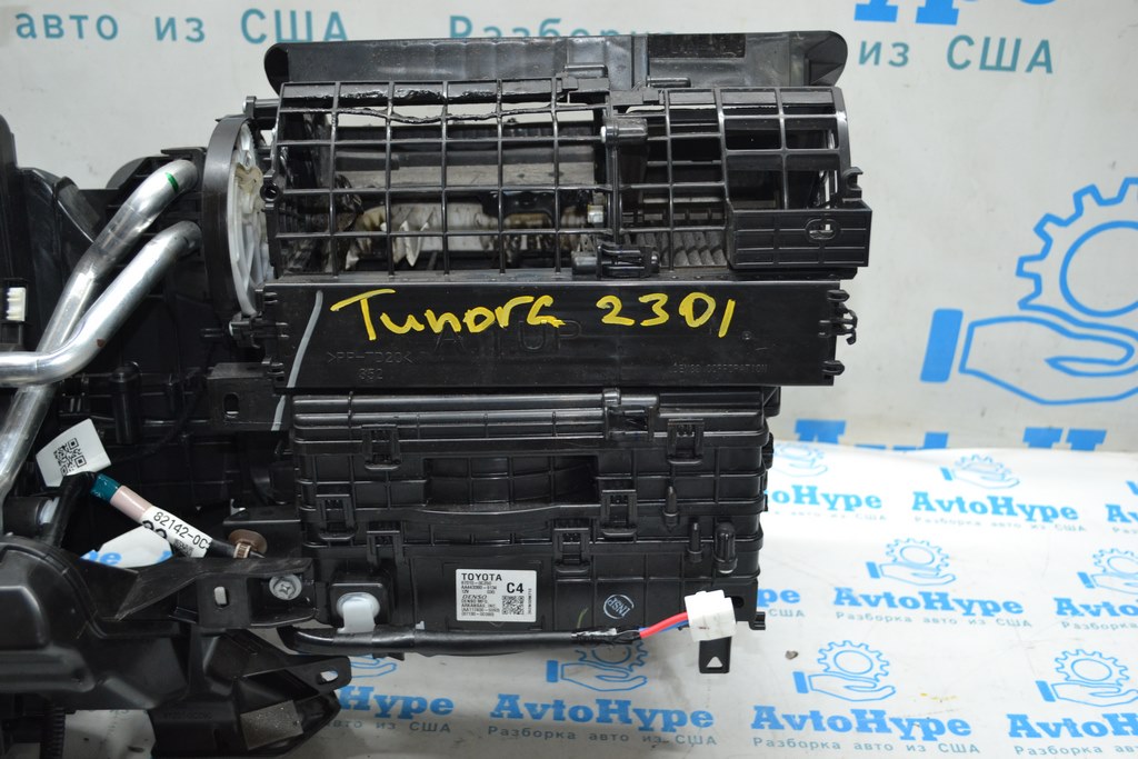 Электродвигатель вентилятора отопителя Toyota Tundra 22-